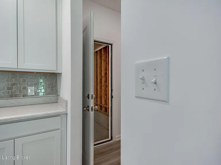 17010 Meander Way — Photo 77