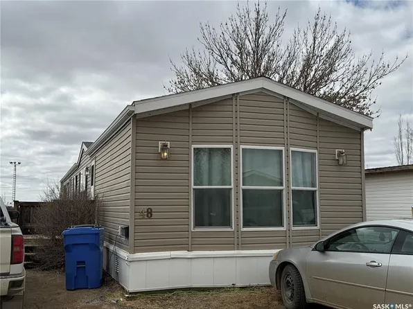 UNIT 48-106 1st AVENUE SW, Weyburn, SK S4H 2J1