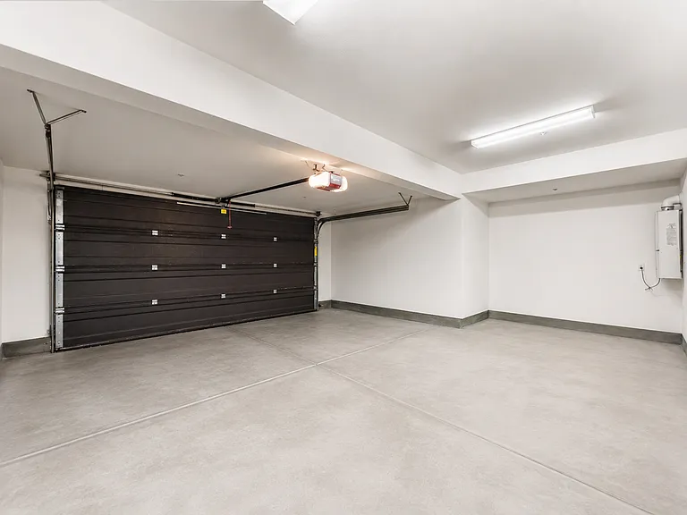 240 Rodeo — Photo 35