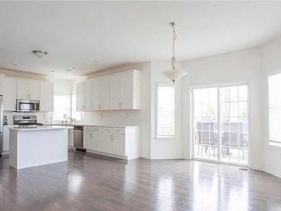 5th image of 2160 Eagles Landing Dr