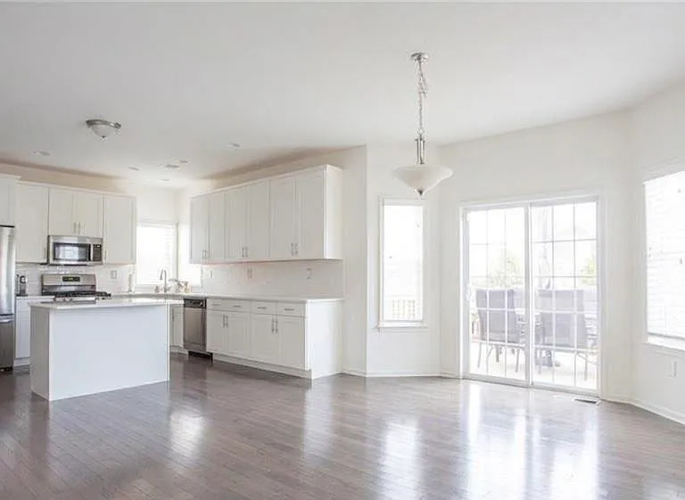 2160 Eagles Landing Dr — Photo 5