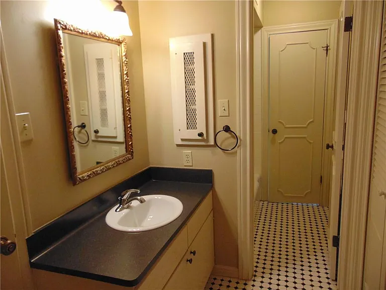 2516 Enfield Rd #101 — Photo 16
