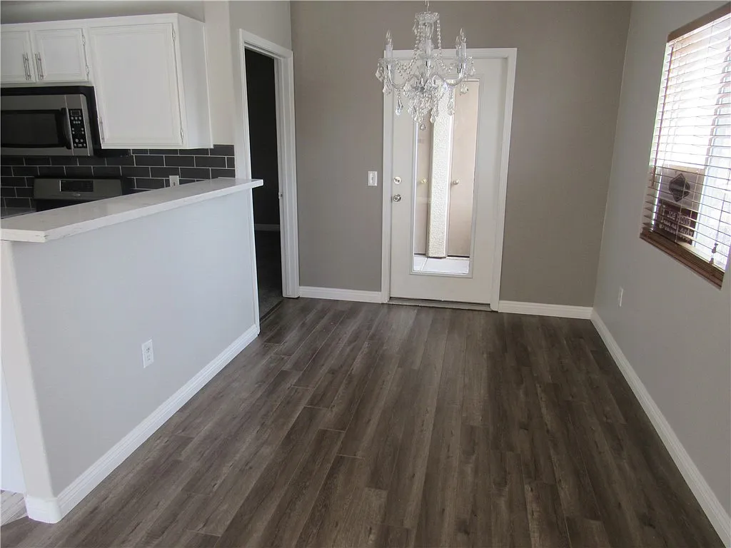 9470 Peace Way — Photo 4