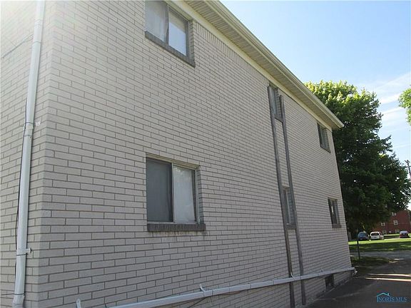 4th image of 3048 Carskaddon Ave