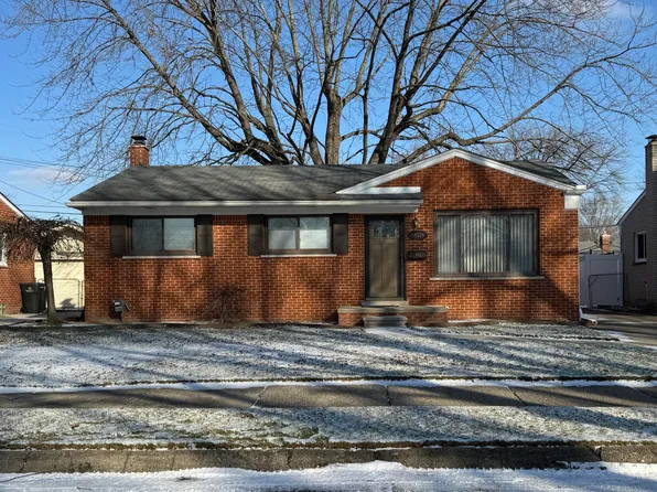 32536 Birkshire St, Saint Clair Shores, MI 48082