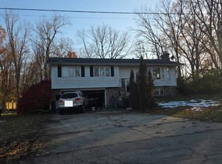 27919 Burmax Park, Dowagiac, MI 49047