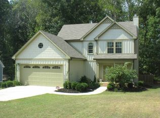 88 Queen Cir, Hartwell, GA 30643