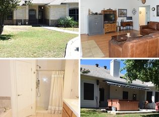 2 N Starboard Ln, Morgans Point, TX 76513