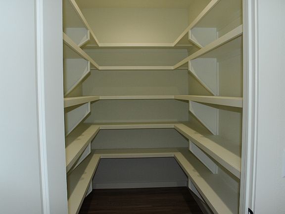 5th image of 108 Middleton Ln