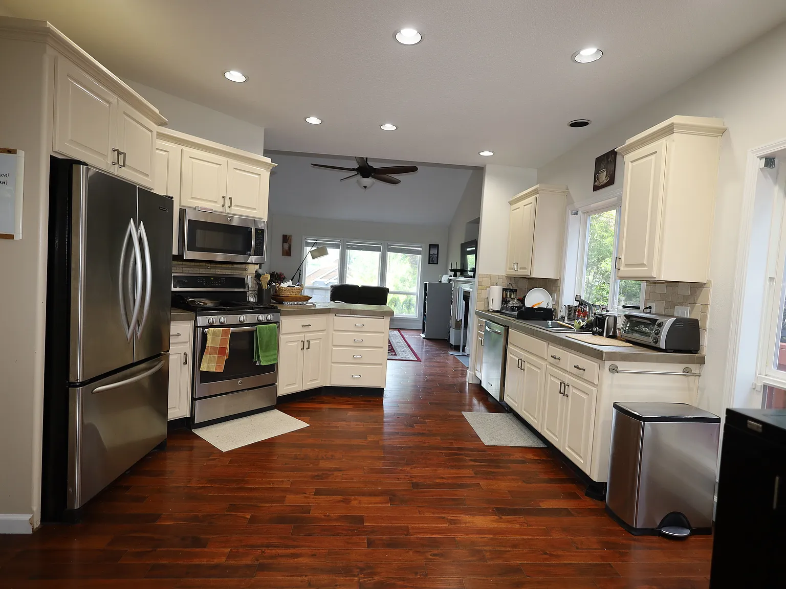 11320 NW Kearney St — Photo 4