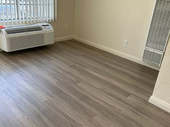 3rd image of 7320 Foothill Blvd #205