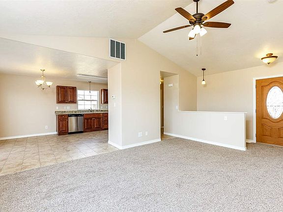 4th image of 255 Northglen Dr
