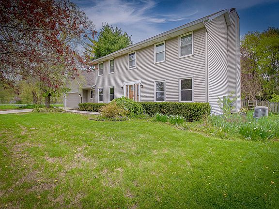 3rd image of 4946 Catskill St