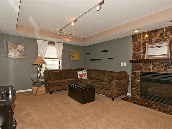 2nd image of 3036 Macintosh Ln