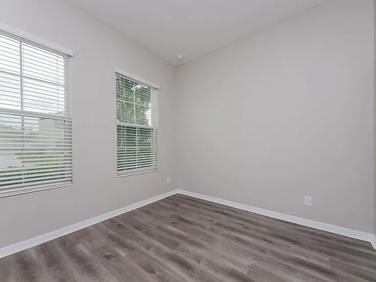 978 Maypole Dr — Photo 11