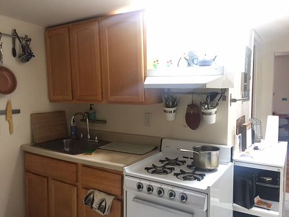 4th image of 1006 Bergen St #4