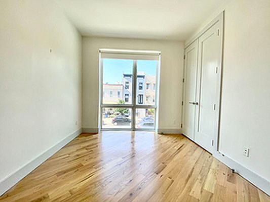 5th image of 214 Sumpter St #4L