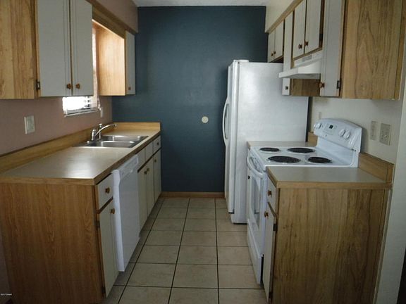 5th image of 840 Center Ave #290