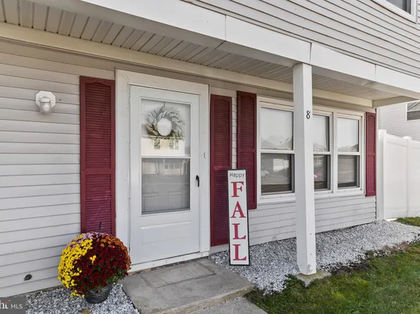 8 Little Ct, Sicklerville, NJ 08081