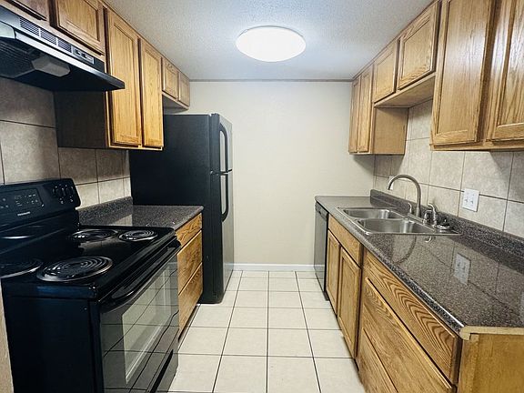 4th image of 1924 Avenue H APT 3