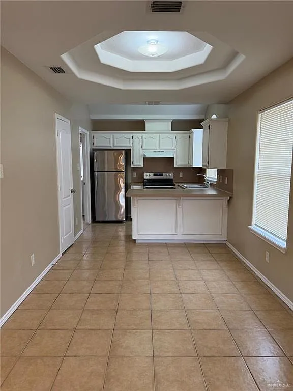 2 bed, 2.0 bath, 3944 sqft, $800 — Photo 4