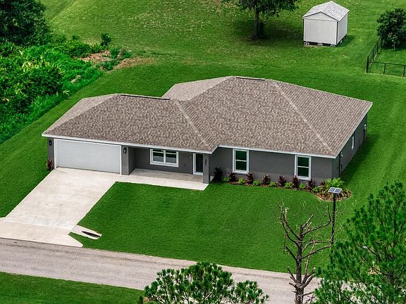 3rd image of 6952 DICKINSON Drive