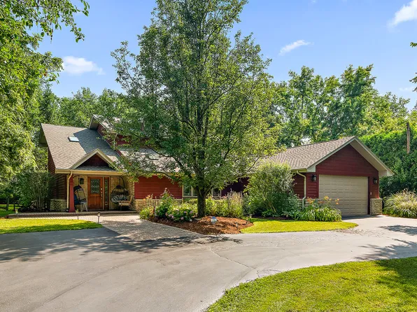 8715 W 123rd St, Palos Park, IL 60464
