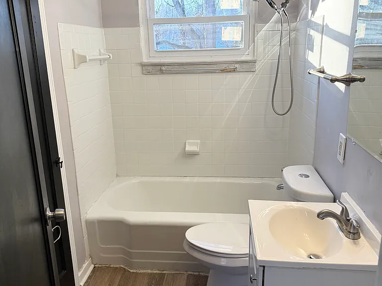 512 Macfarlane Dr — Photo 8