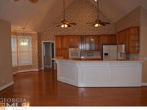 3rd image of 3201 Letha Woods Dr