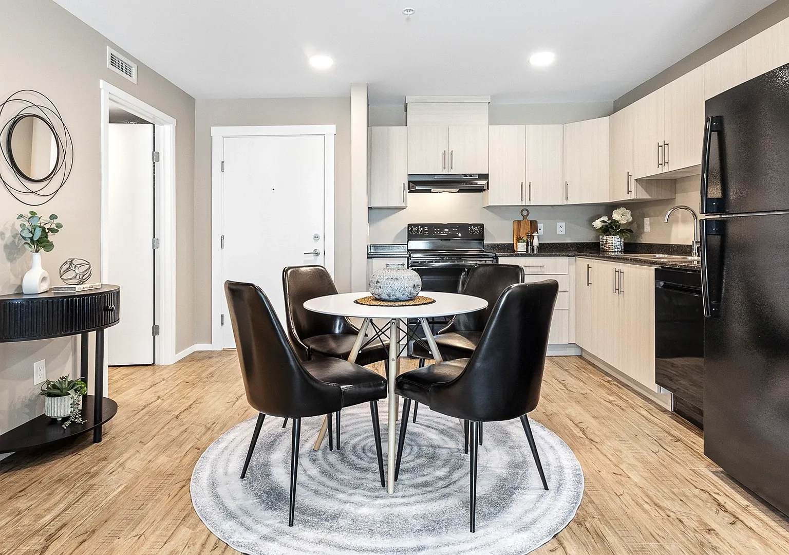 Rhythm Apartments — Photo 1