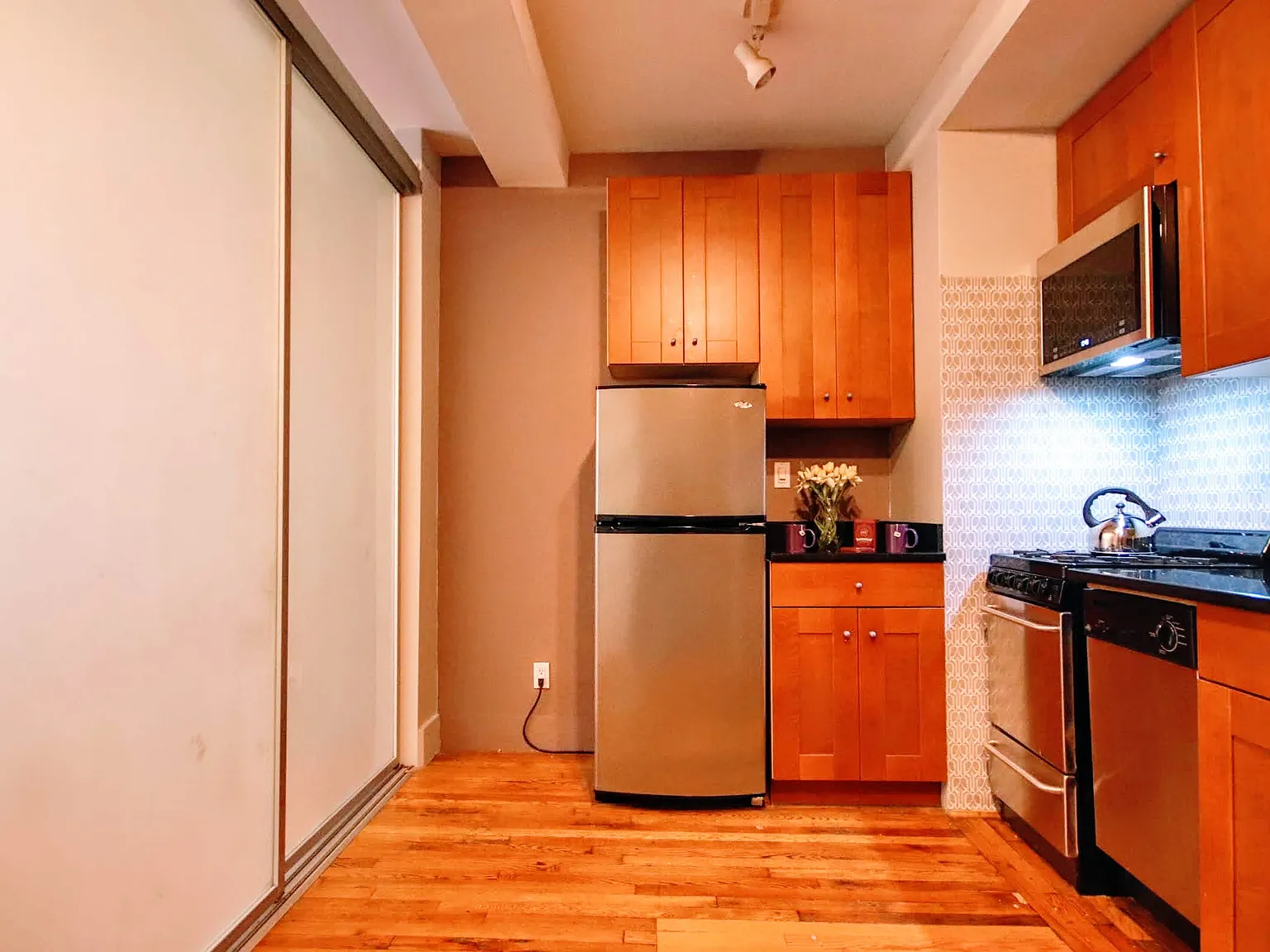 11 Waverly Place — Photo 2