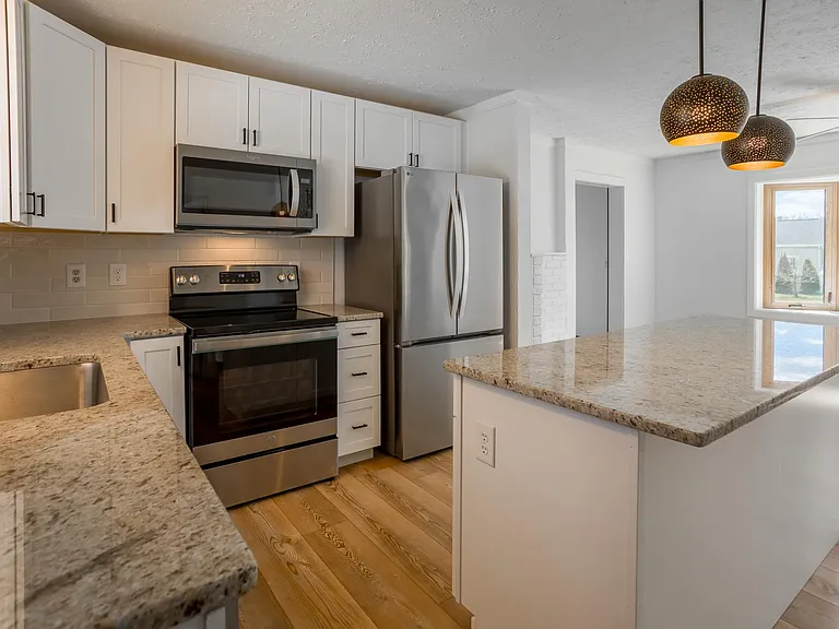 31245 Mohican Dr — Photo 16
