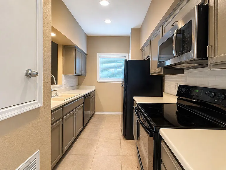 17659 Red Oak Dr #7659 — Photo 6