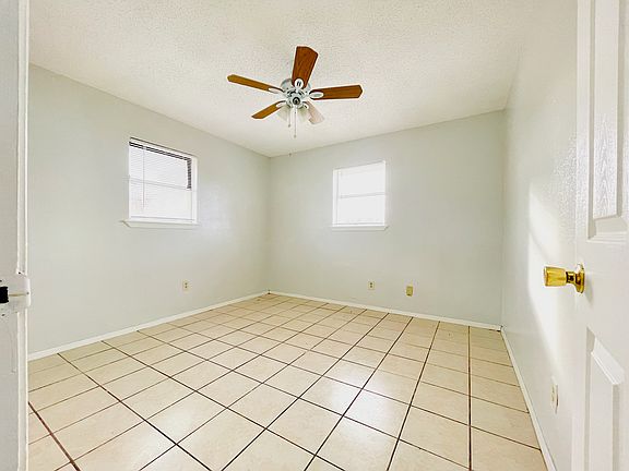 5th image of 520 Gastel Cir #1