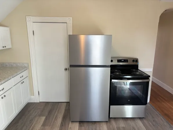 459 Pontiac Ave Floor 2, Cranston, RI 02910