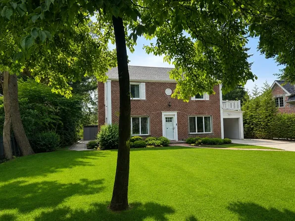 77 Mill Spring Rd, Manhasset, NY 11030