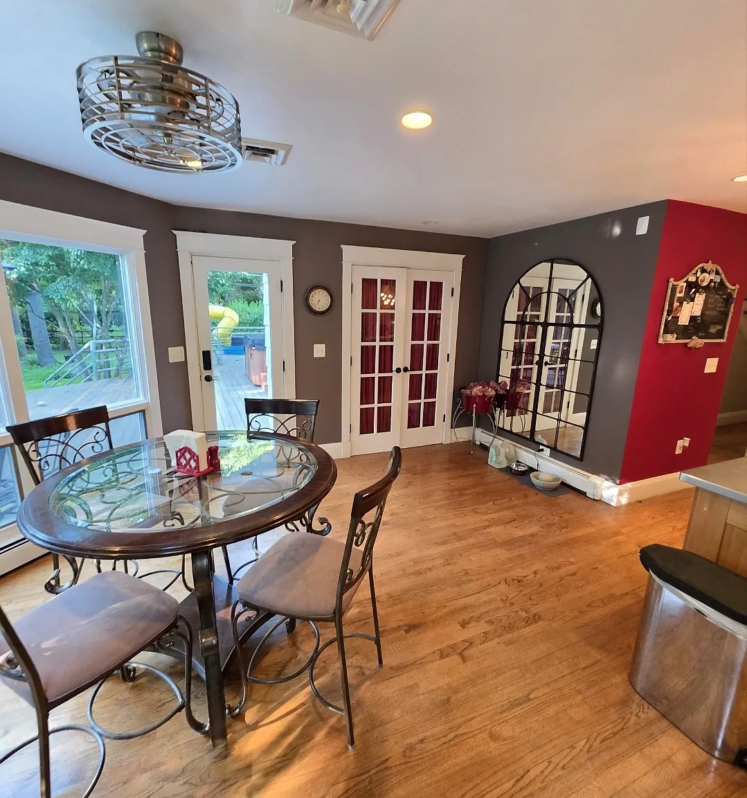 4 bed, 3.5 bath, 4300 sqft, $6,500 — Photo 4