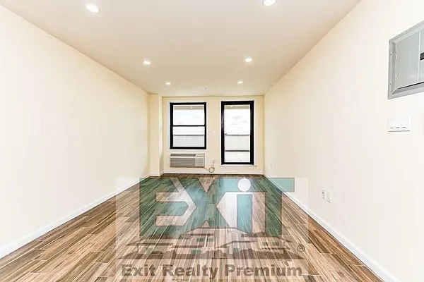 Rented by EXIT Realty Premium | media 18