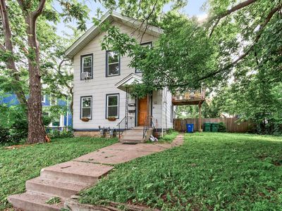 32 Douglas St, Saint Paul, MN, 55102