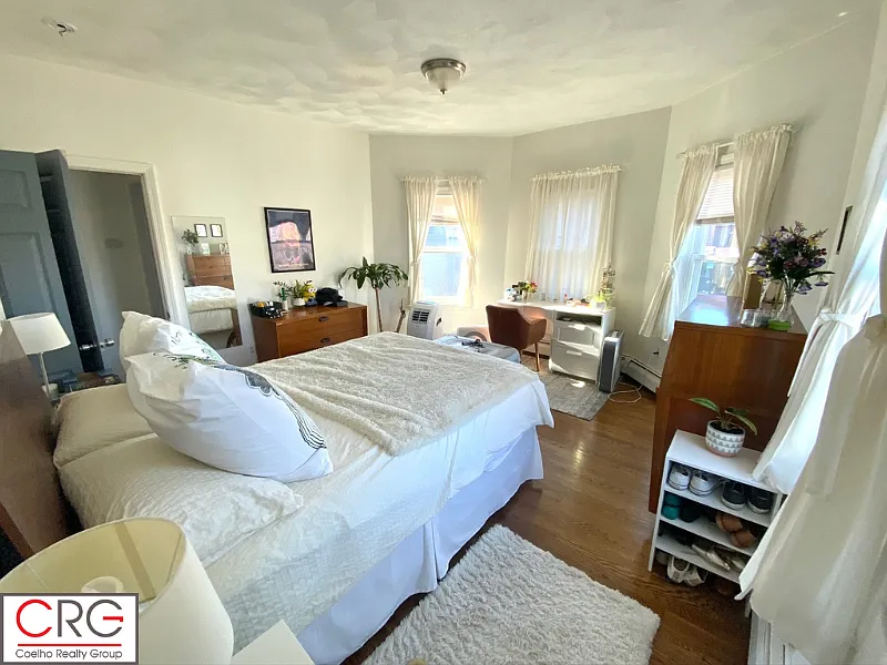 2 bed, 1100 sqft, $3,350 — Photo 2