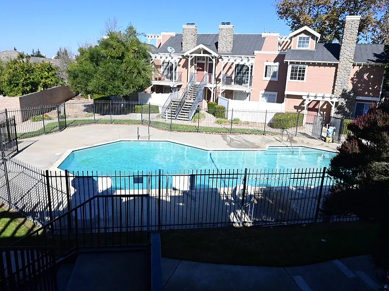 2477 S Village Green Dr — Photo 4