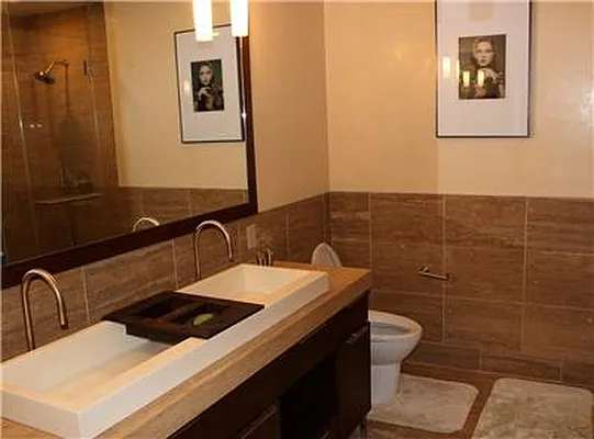 Sold by R New York | media 8