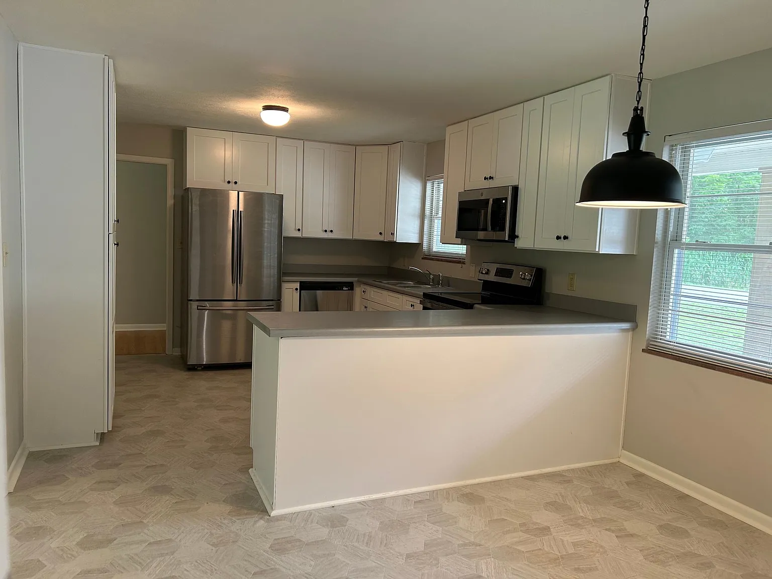 249 Early Dr — Photo 4