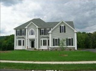 213 Scarborough Ln, Middletown, CT 06457