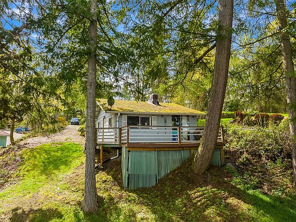 Old cottage home, value is in the land. Seller has new home ready to build - see future home drawings, or build your own dream house!>