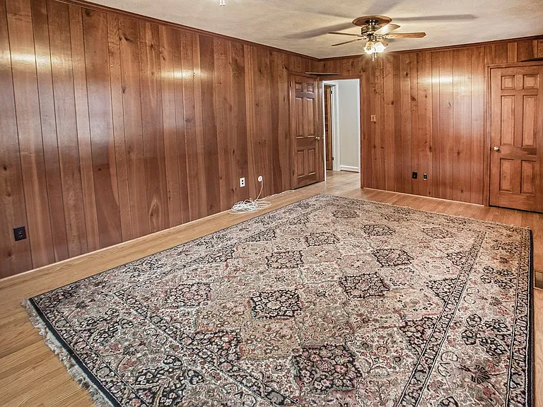 705 Ashford Rd — Photo 43