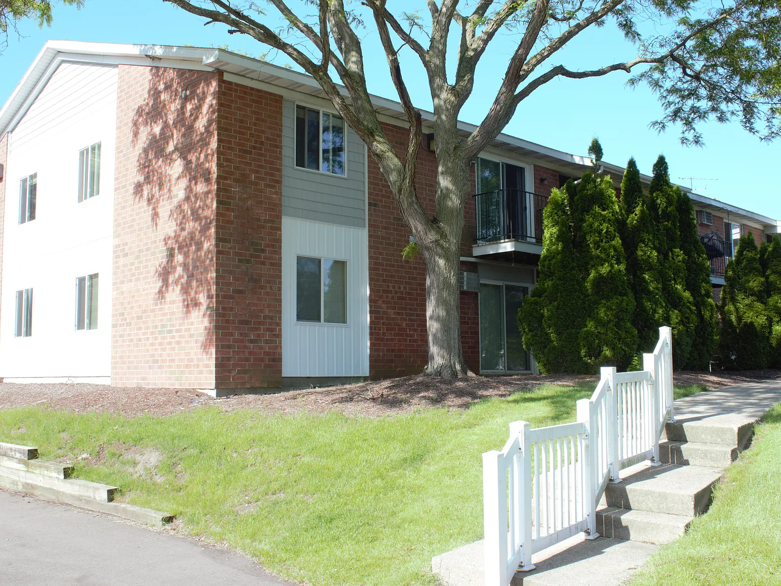 Maryland Park Apartments — Photo 2