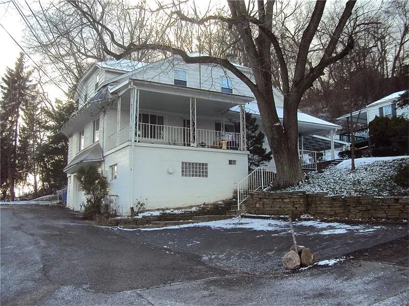 3 Ewing Ave photo 1