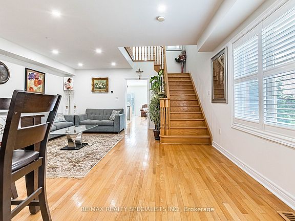 5th image of 6672 Opera Glass Cres