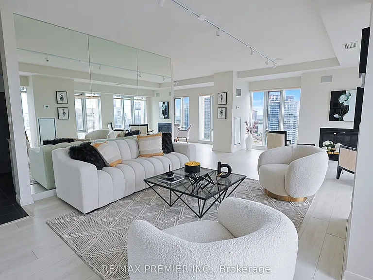 210 Victoria St #4407 — Photo 26